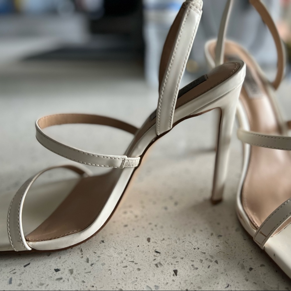 STEVE MADDEN STRAPPY STILETTO